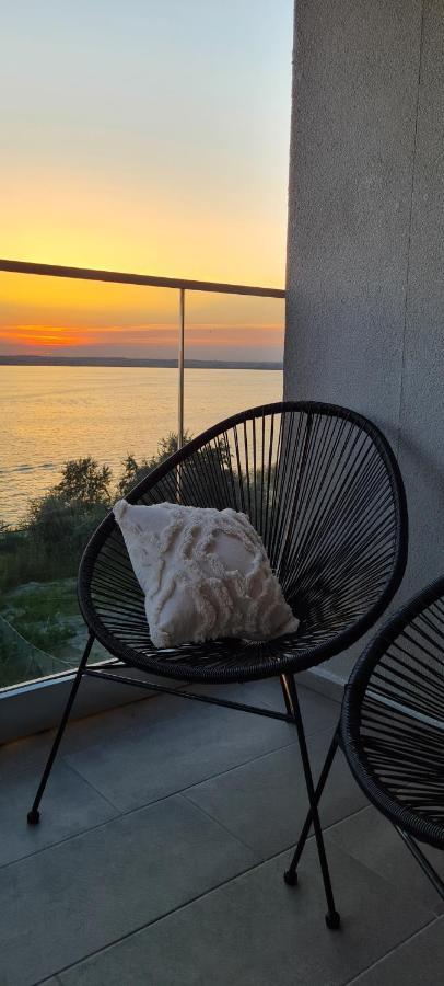 Golden Mirage Sunset Apartment Mamaia Exterior photo