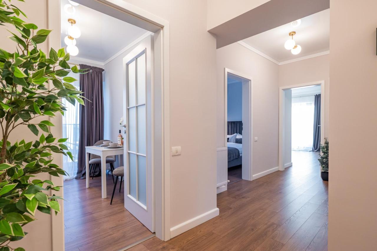Golden Mirage Sunset Apartment Mamaia Exterior photo