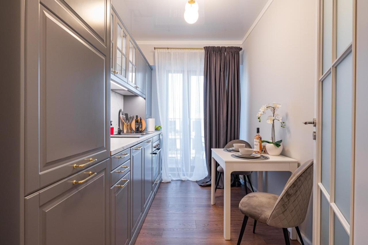 Golden Mirage Sunset Apartment Mamaia Exterior photo
